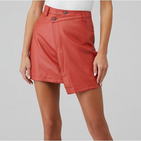C/MEO COLLECTIVE
UNDER CONTROL PU SKIRT NWT Size XS = US 0-2 - Picture 1 of 13